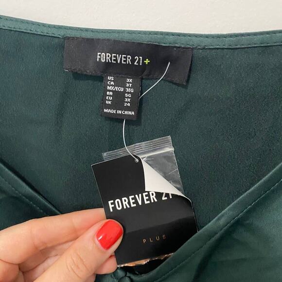 NEW Forever 21 Green Silky Tank Blouse Size 3X - Picture 3 of 5